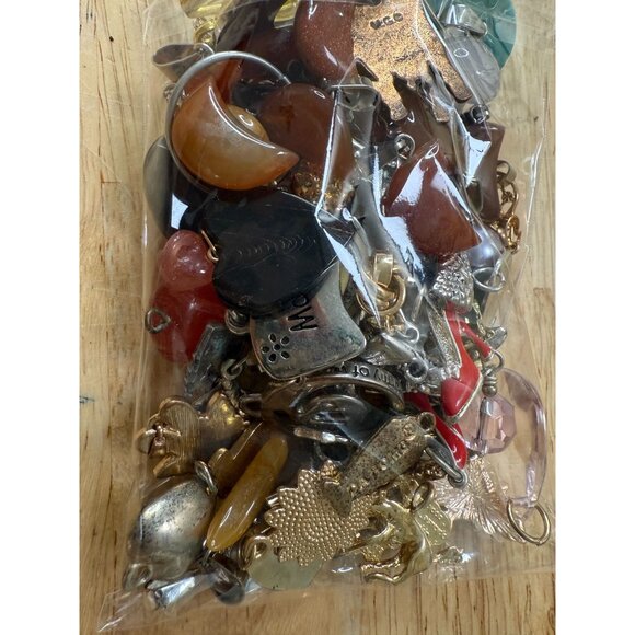 Charm & Small Pendant Lot With Silver Tone Toggle Bracelet For DIY Jewelry Craft - Picture 3 of 12